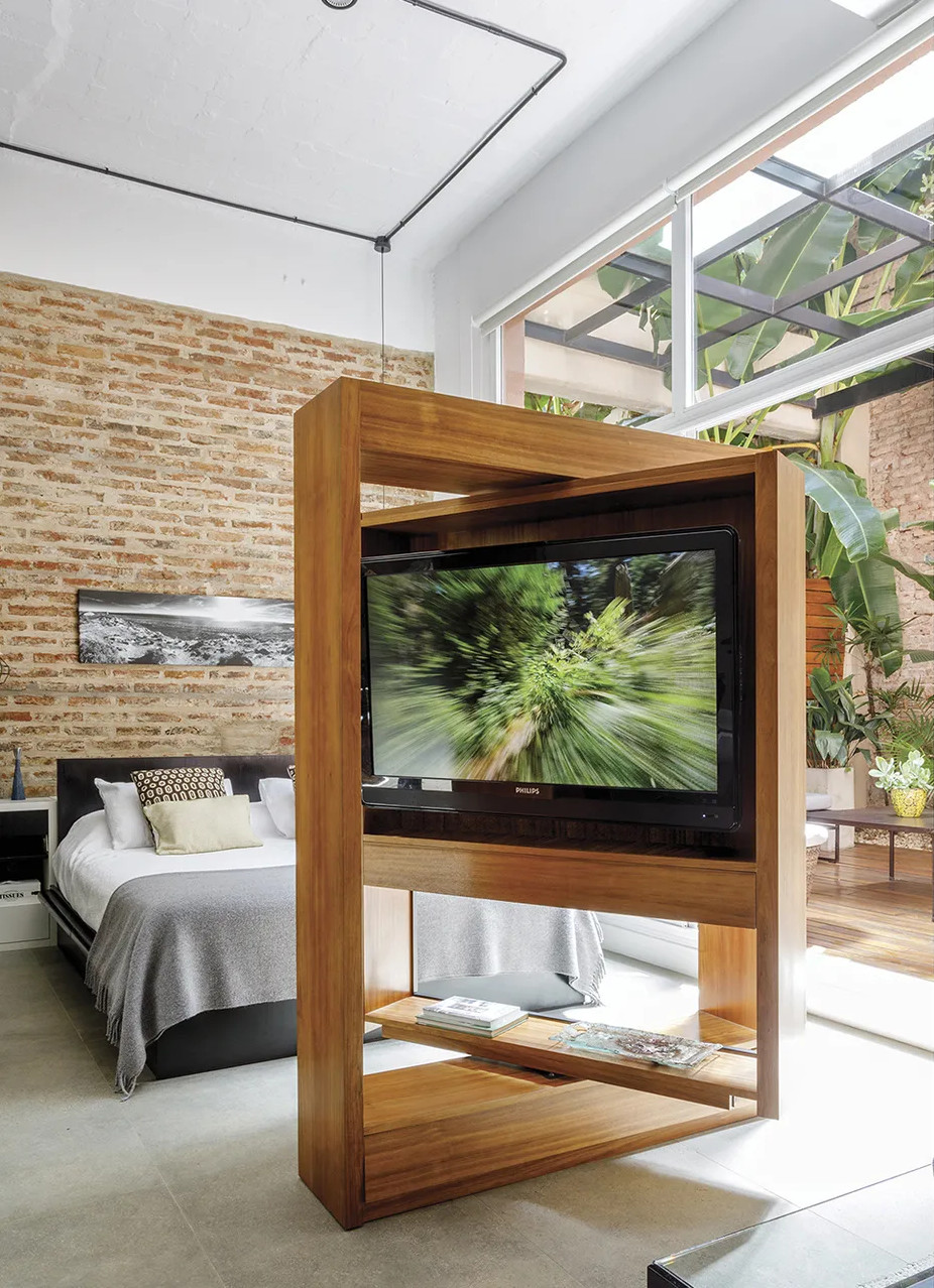 meuble télévision pivotant