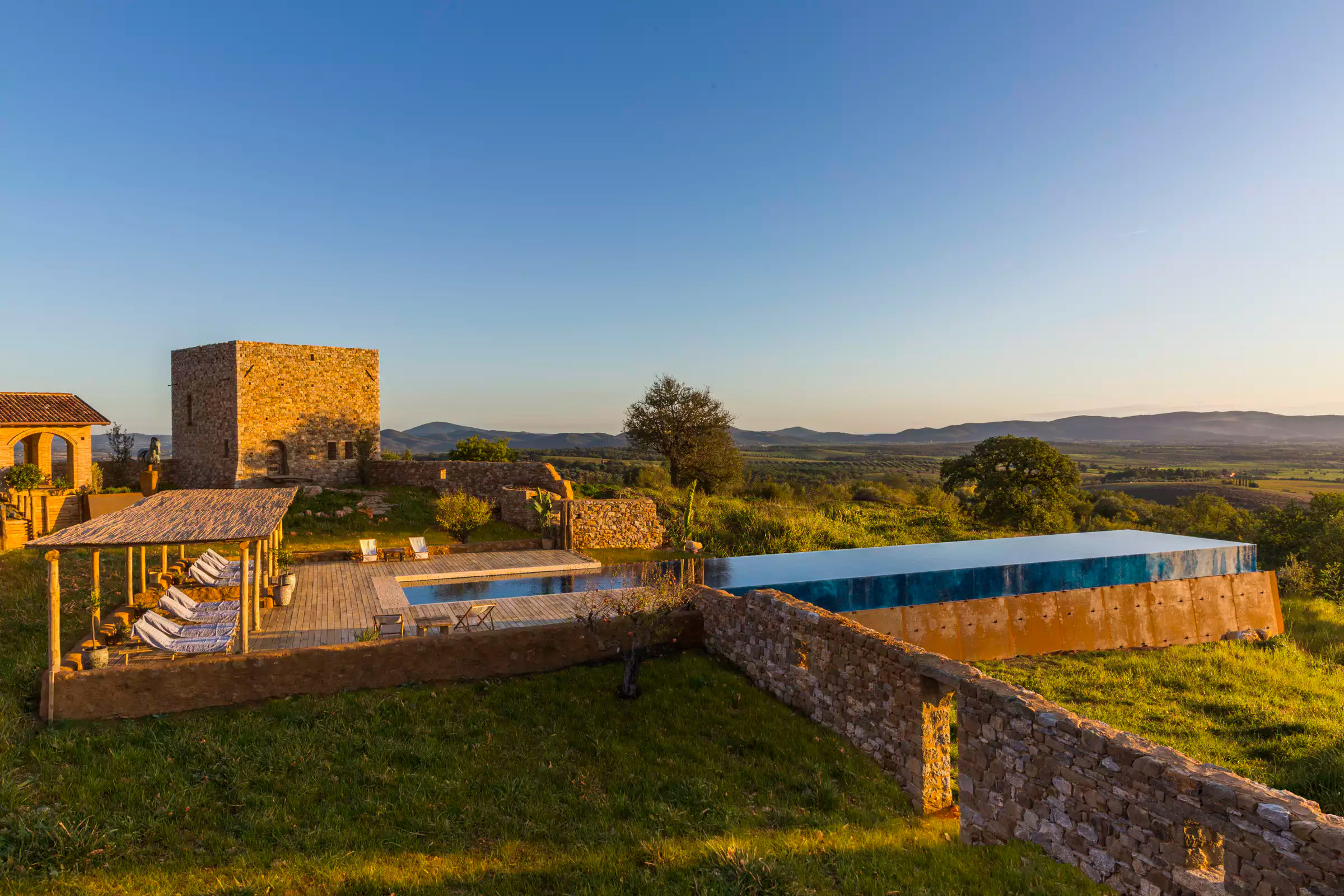 maison rénovée en pierres en Toscane