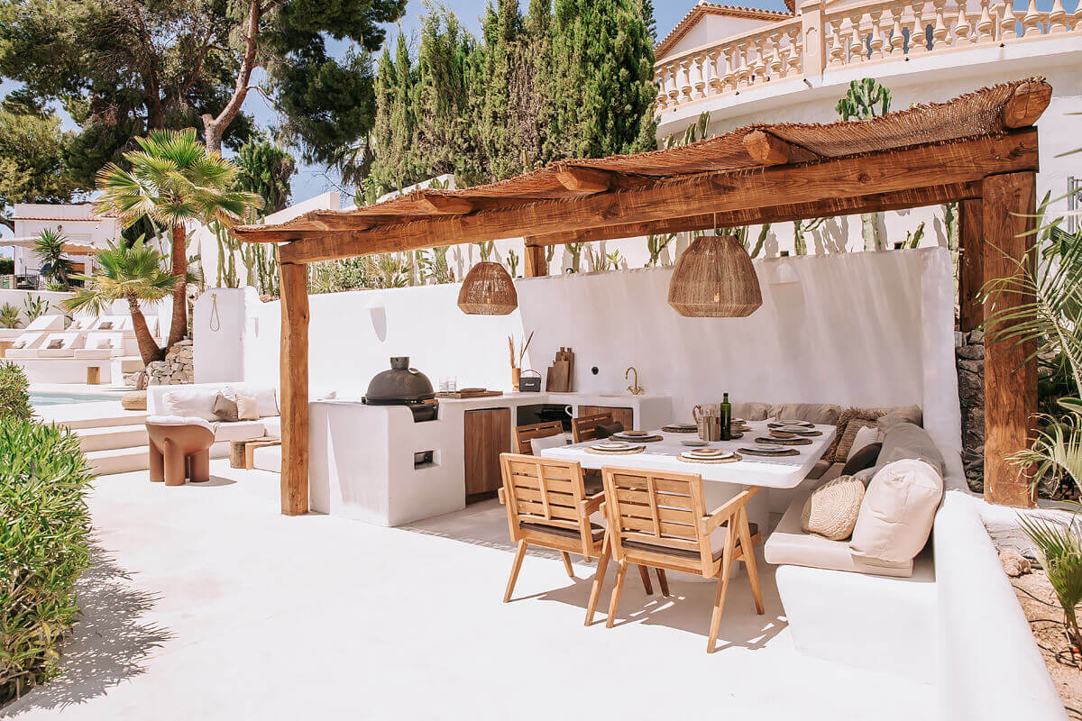pergola bois avec canisses