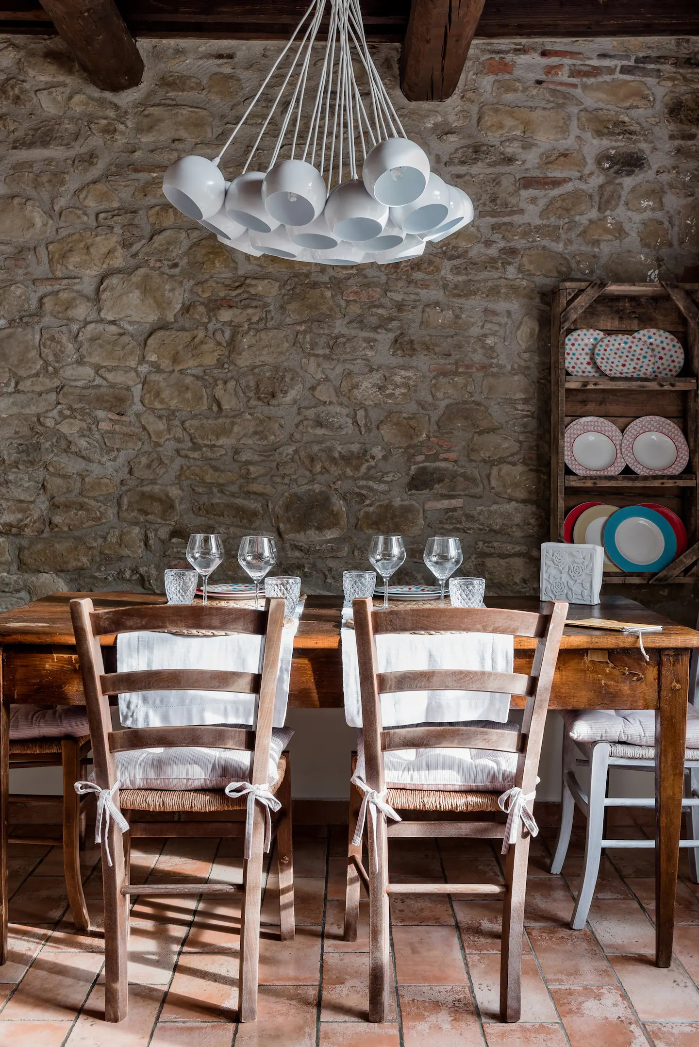 salle à manger maison en pierres rénovée salle à manger maison en pierres rénovée