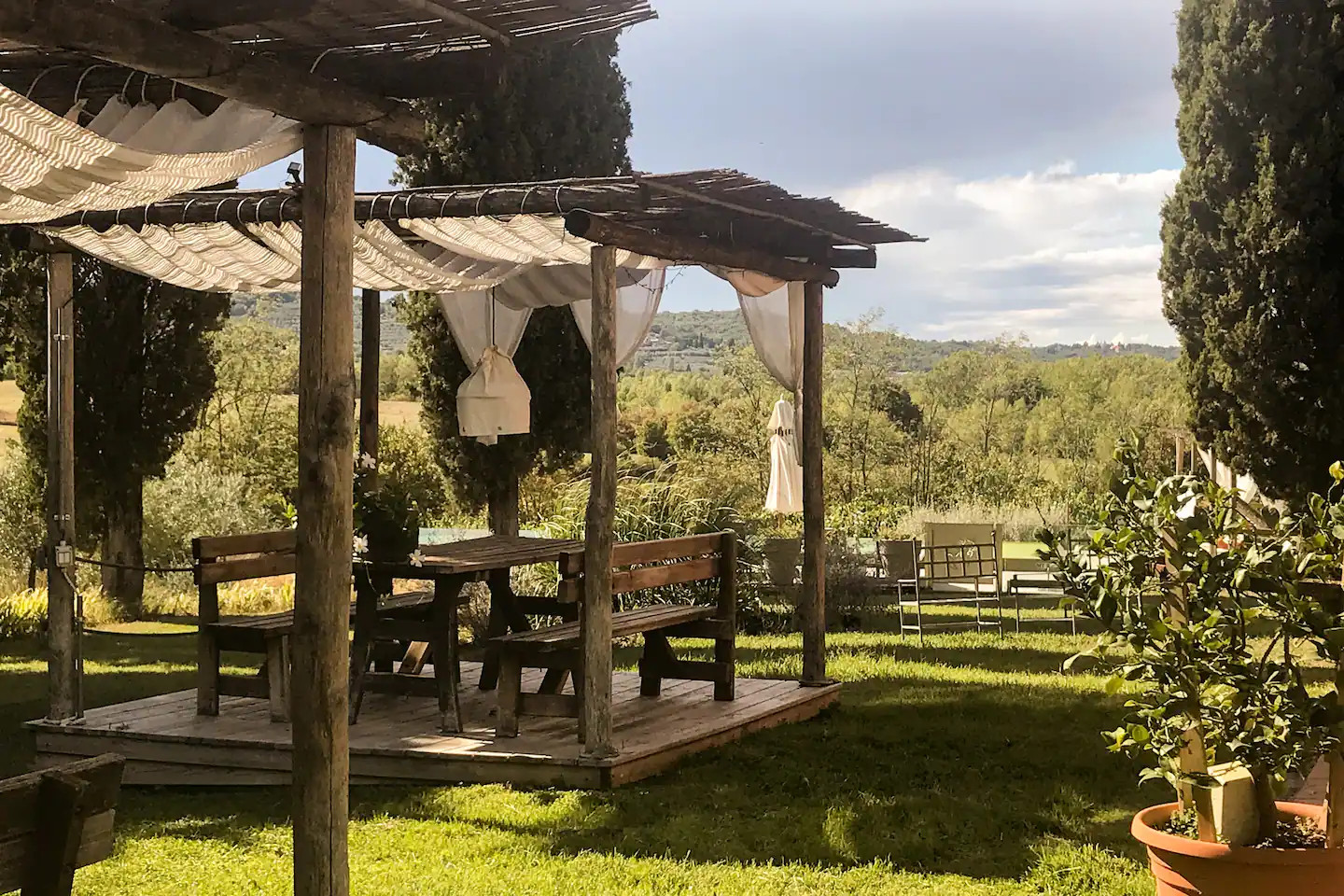 terrasse avec pergola bois et canisses terrasse avec pergola bois et canisses