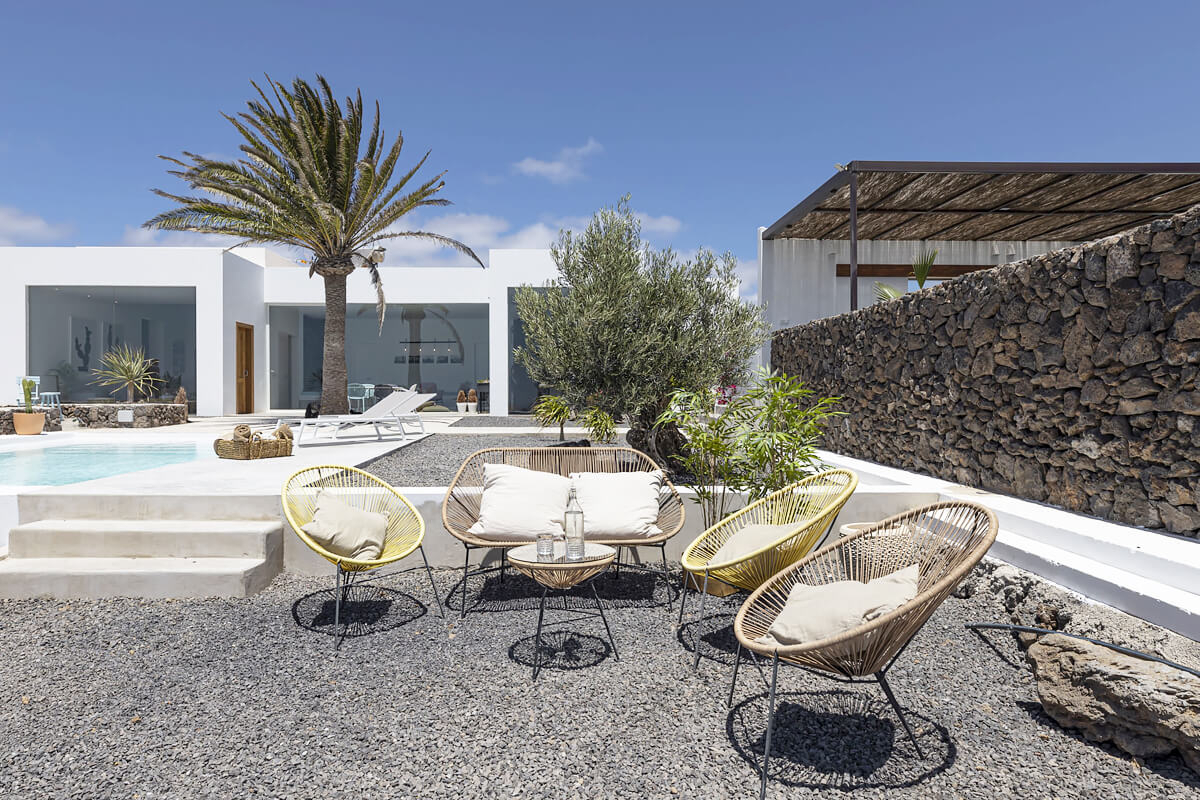 jardin avec piscine maison blanche et cubique jardin avec piscine maison blanche et cubique