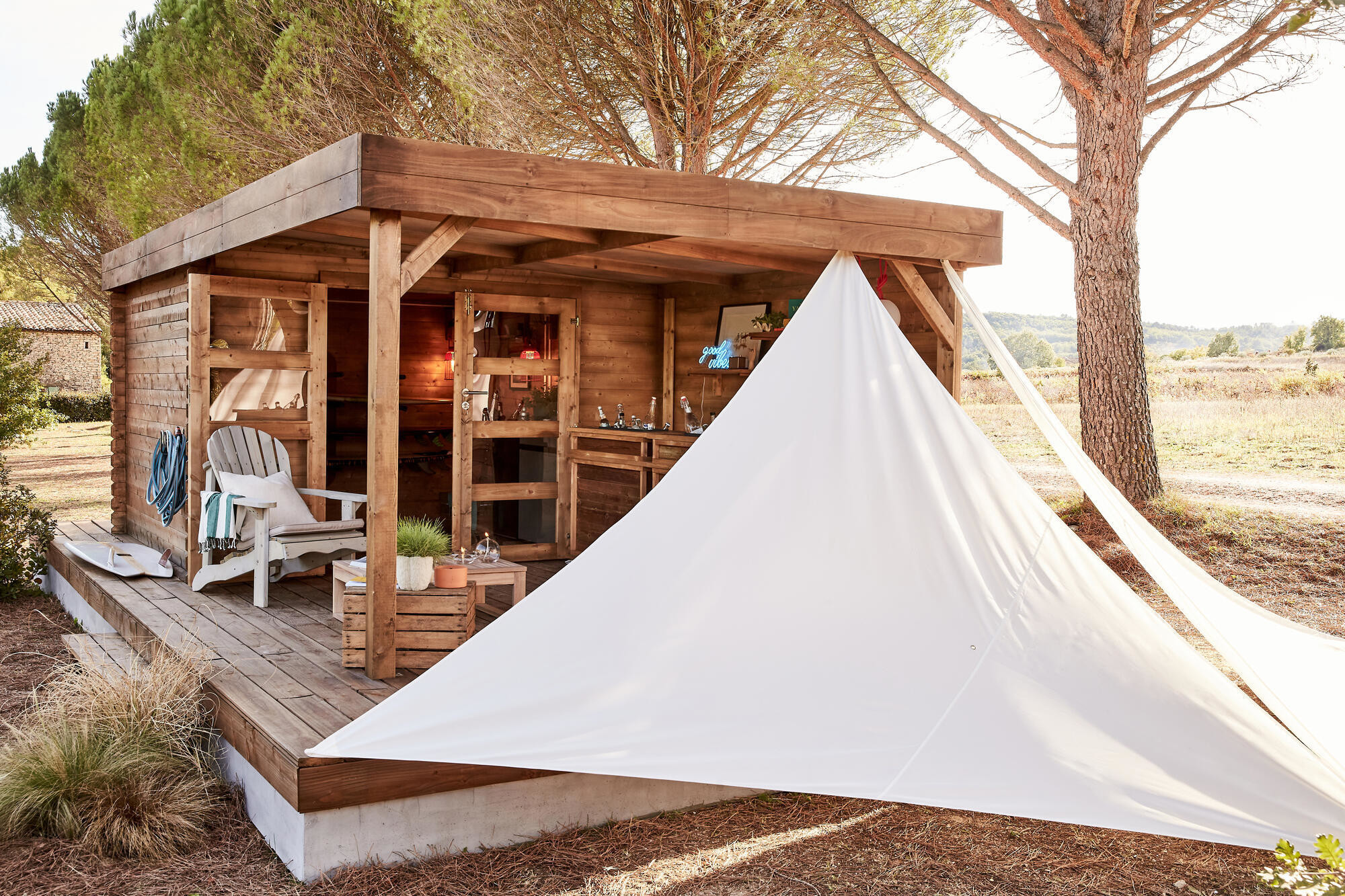 abri de jardin bois avec terrasse