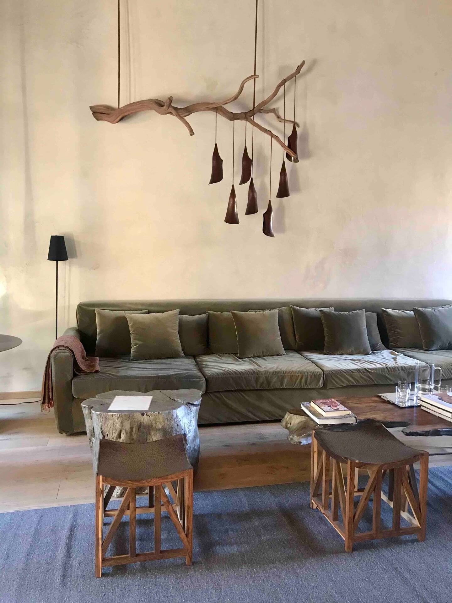 salon maison rénovée décoration rustique chic