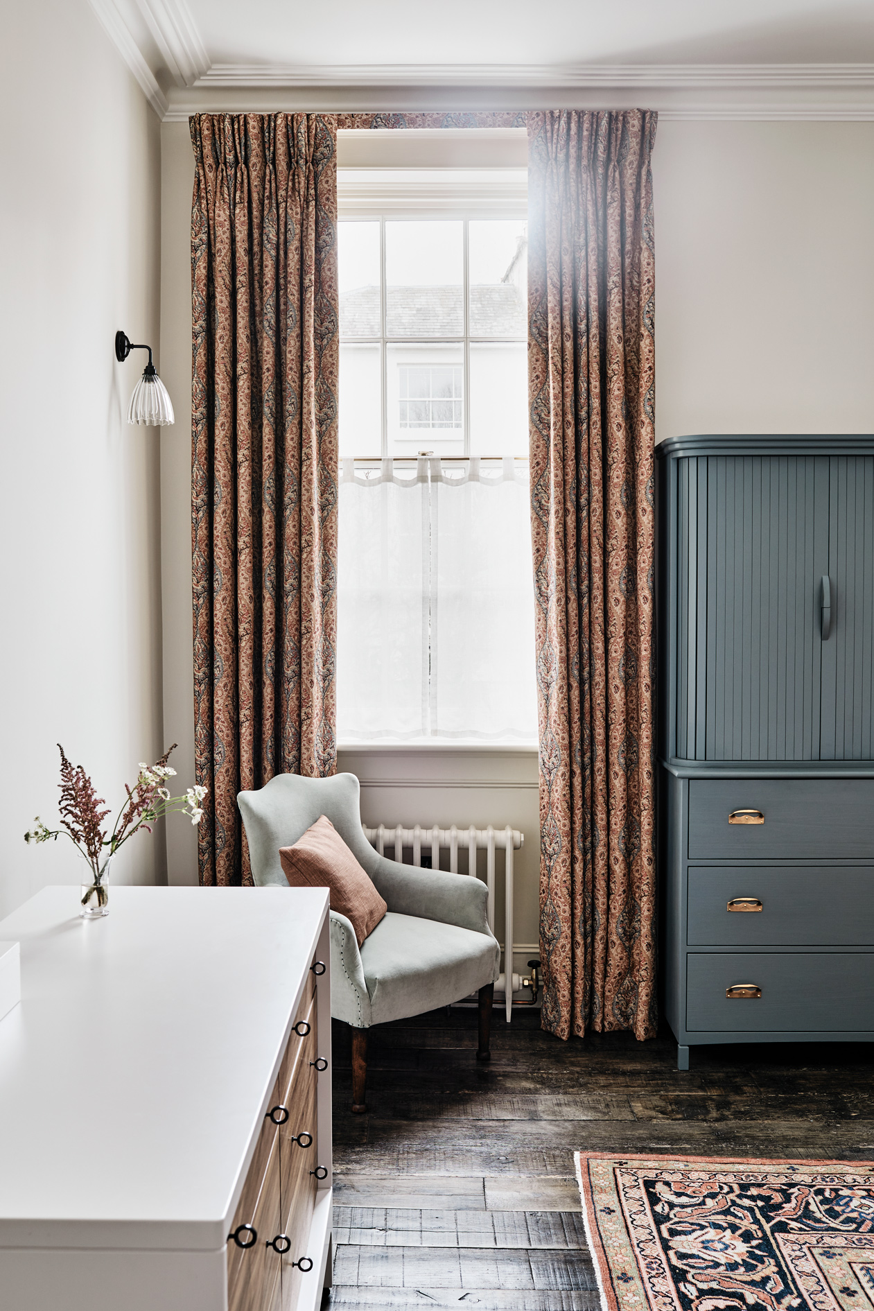 chambre avec parquet ancien maison rénovée Londres