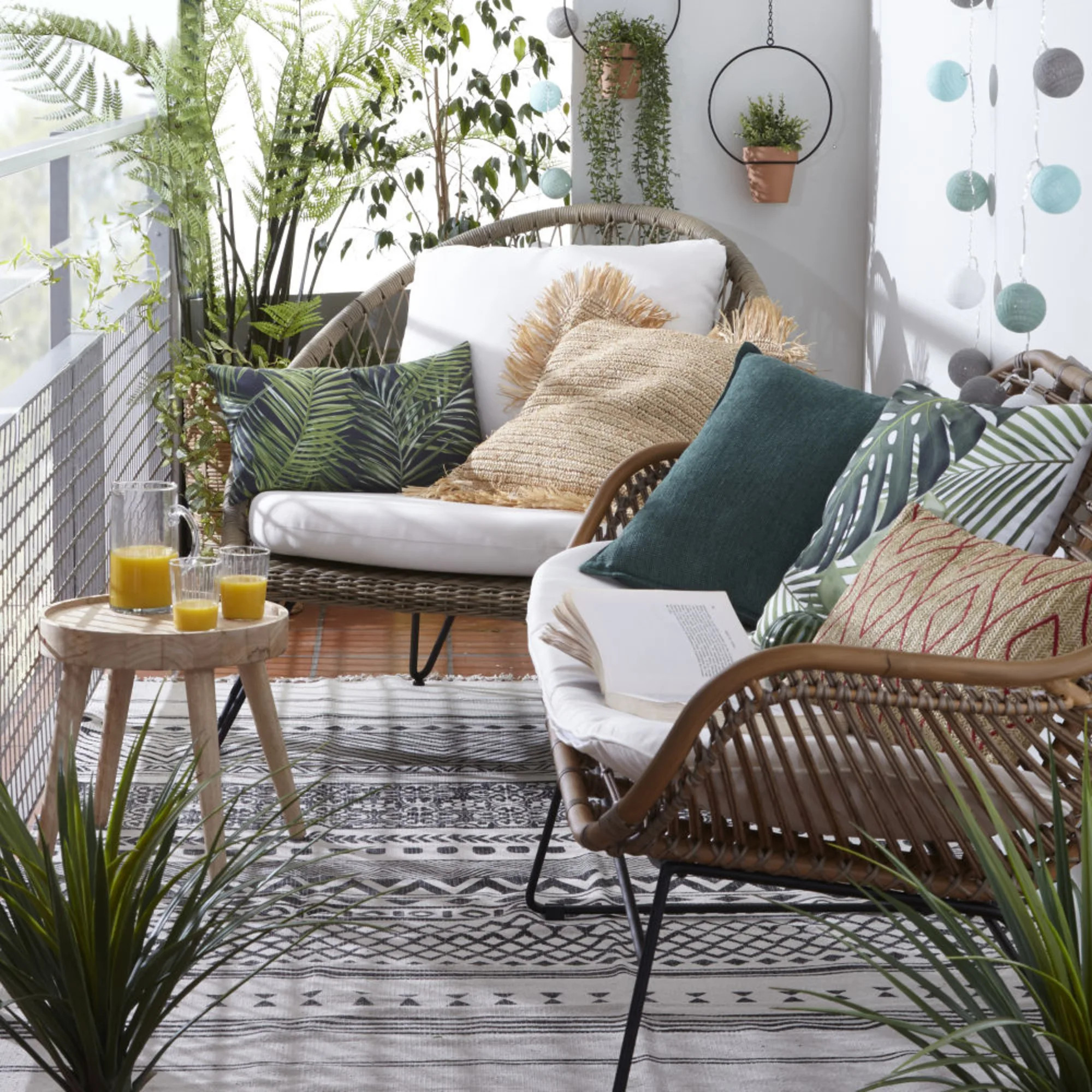 petit balcon aménagé Maisons du Monde petit balcon aménagé Maisons du Monde