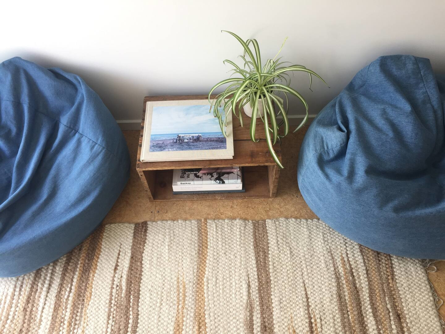 salon avec pouf