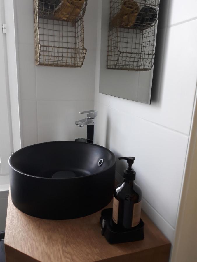 salle de bain avec vasque noire ronde salle de bain avec vasque noire ronde