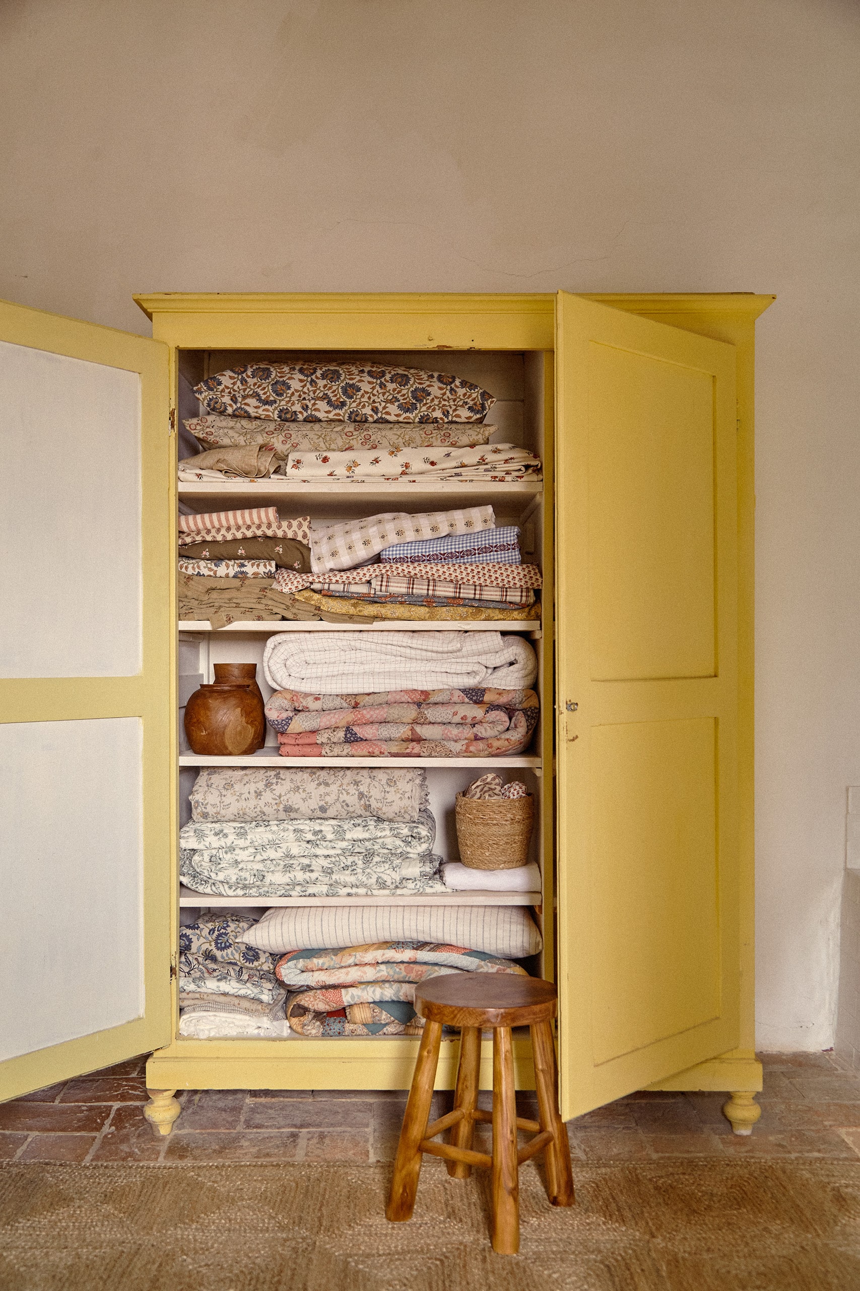 armoire ancienne à linge