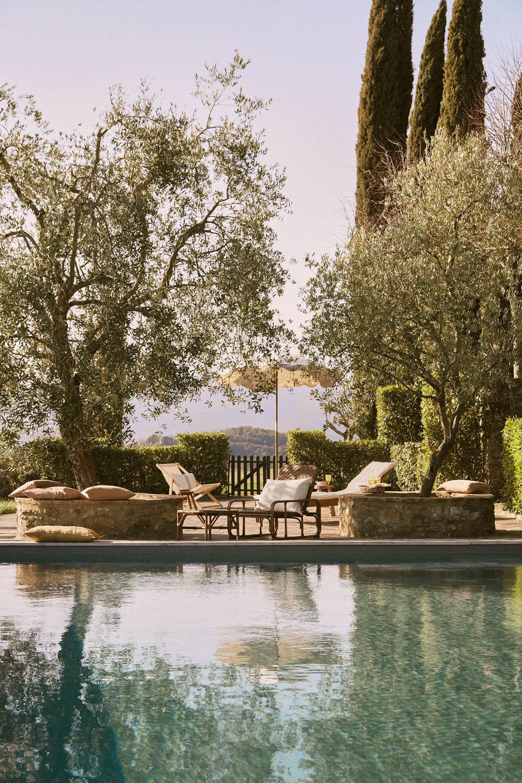 jardin avec piscine maison toscane