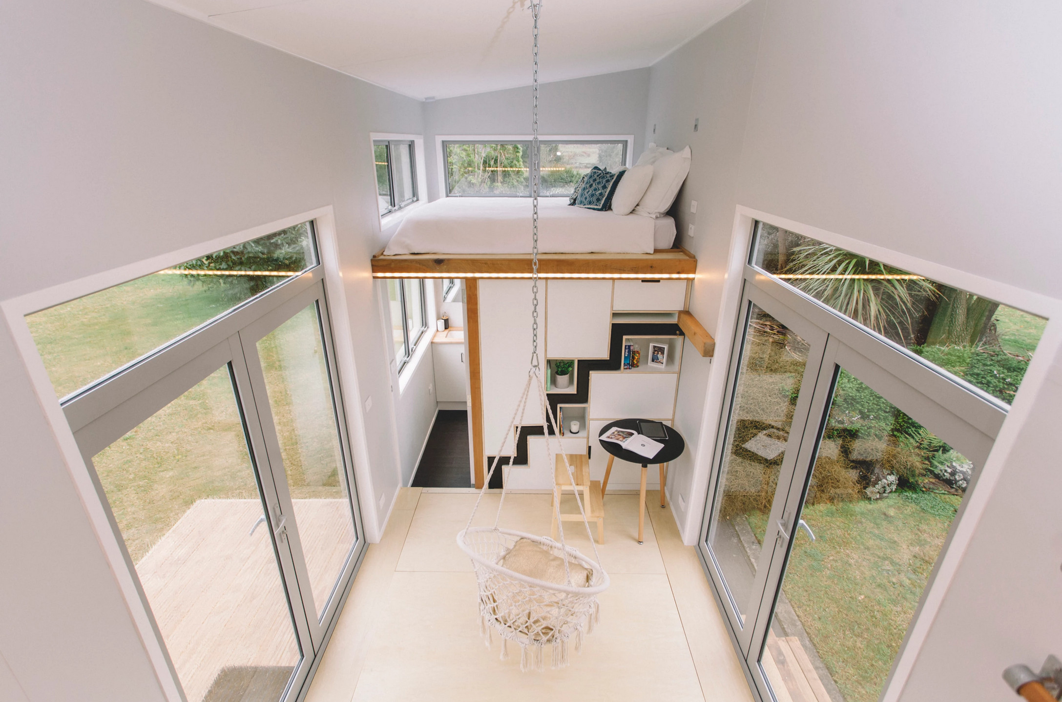 salon avec mezzanine tiny house 17m2