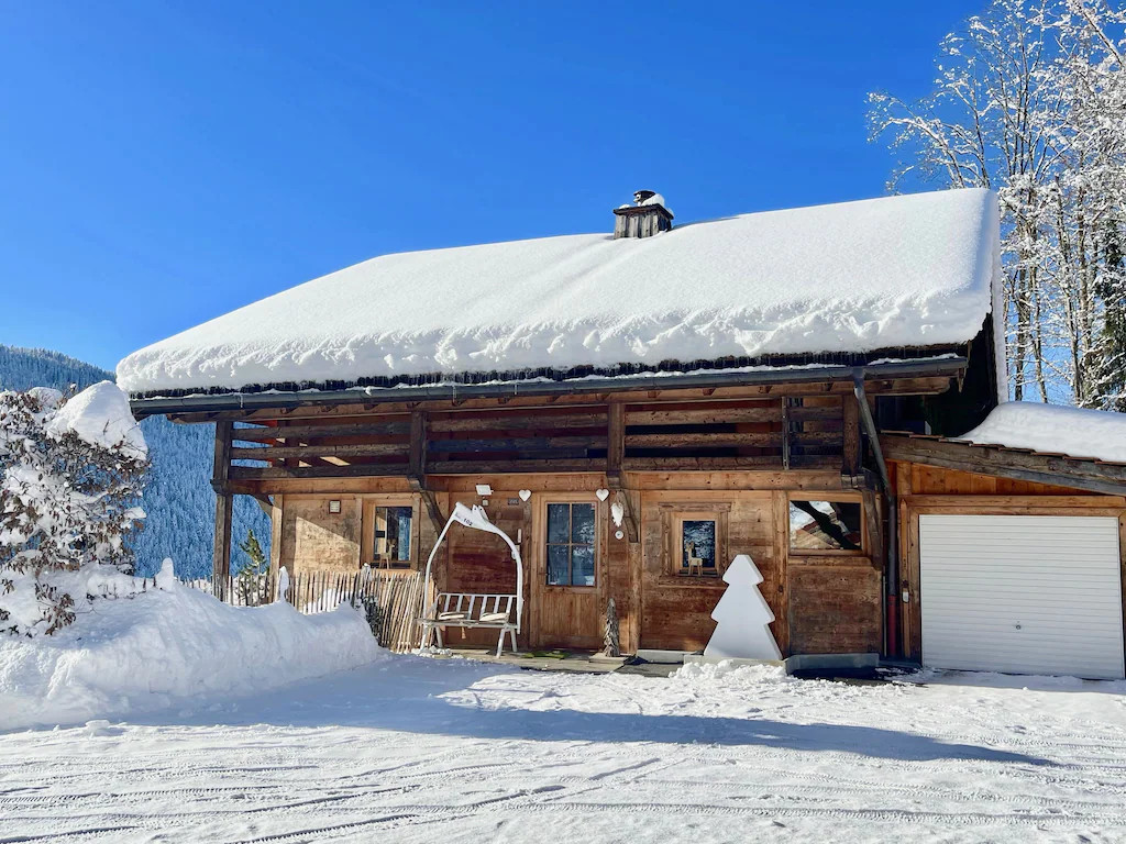 façade chalet contemporain hiver