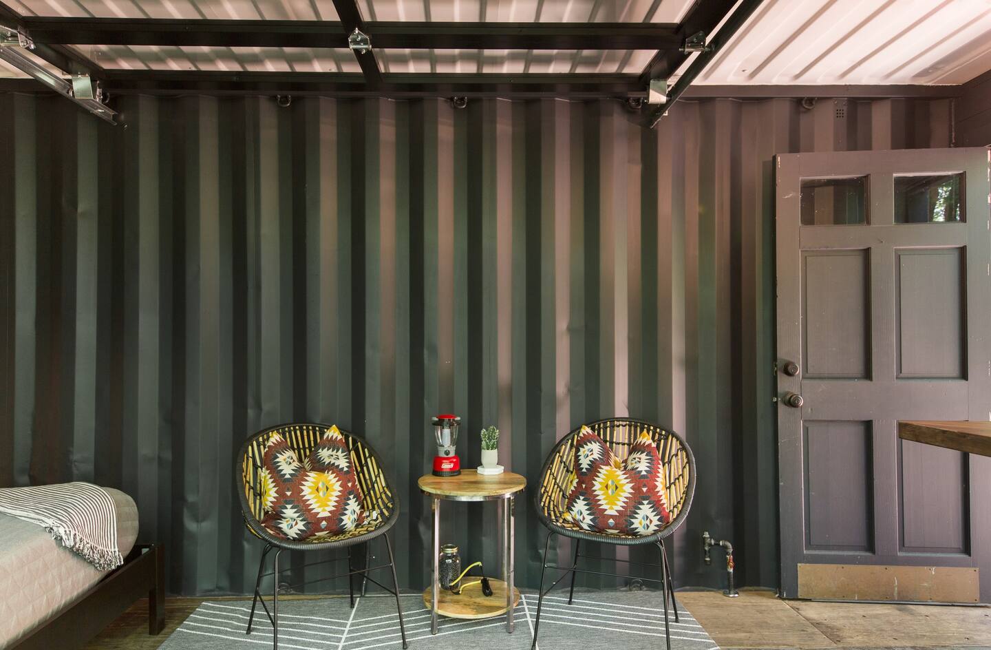 espace salon mini maison container