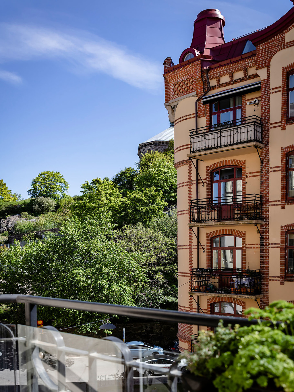balcon immeuble ancien