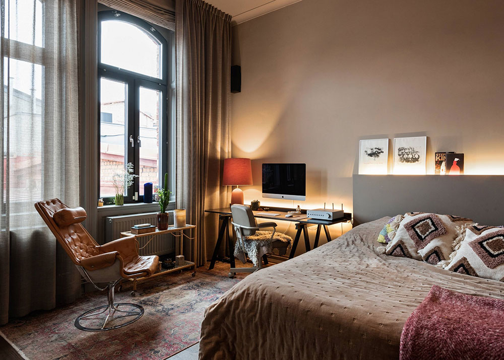 chambre avec espace bureau