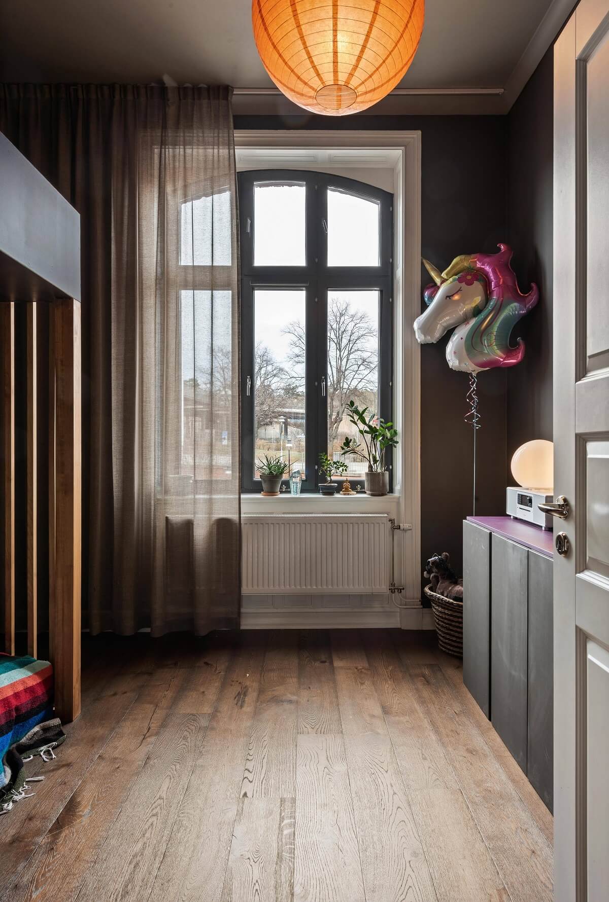 chambre enfant décoration contemporaine grise