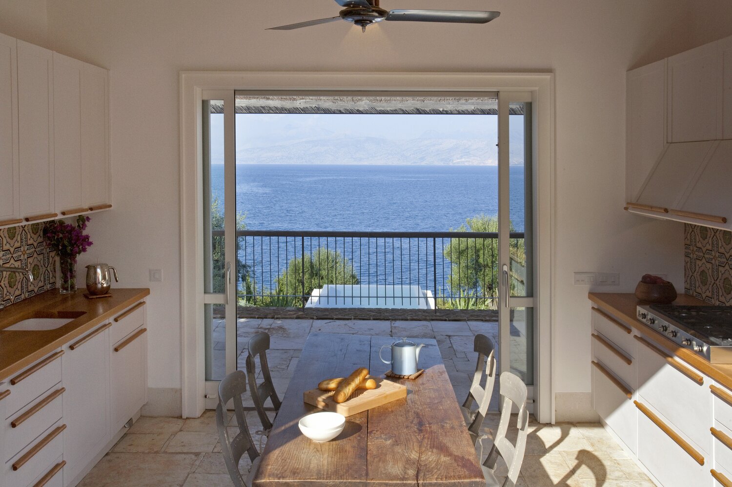 cuisine avec vue mer maison Corfou