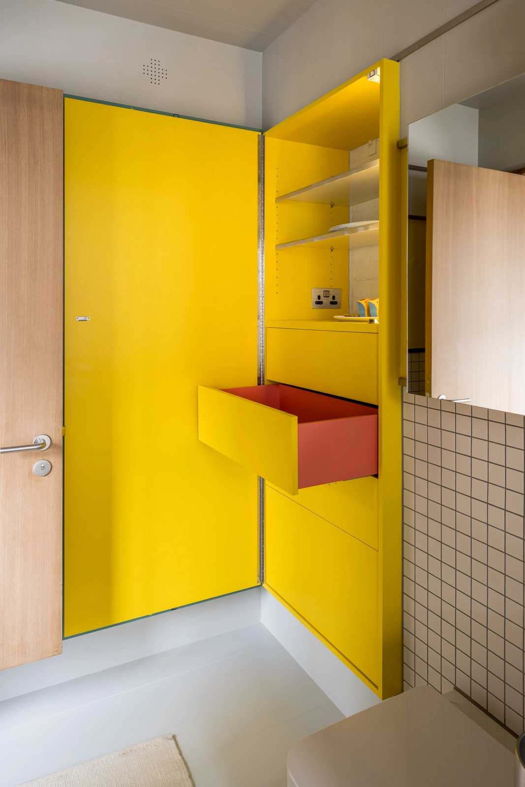 salle de bain blanche et jaune salle de bain blanche et jaune
