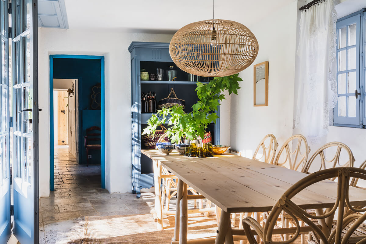 salle à manger maison en pierres rénovée