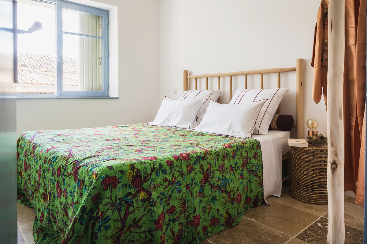 chambre rustique maison en pierres rénovée