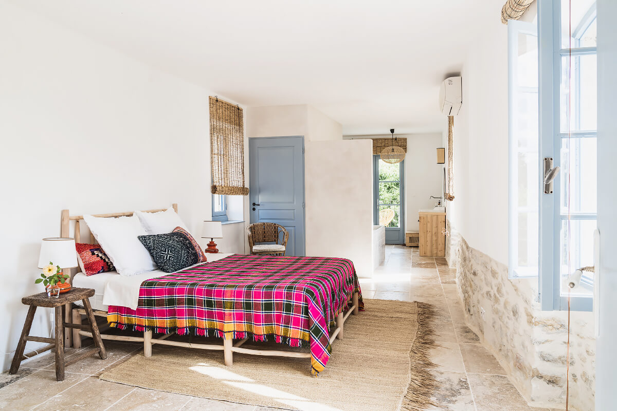 chambre rustique maison en pierres rénovée