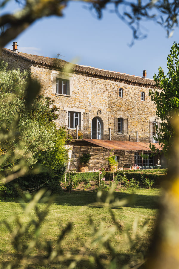 façade maison en pierres rénovée