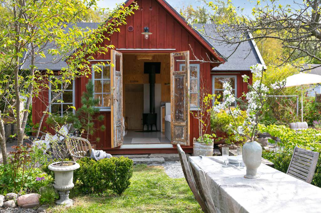 façade et jardin mini maison 27m2