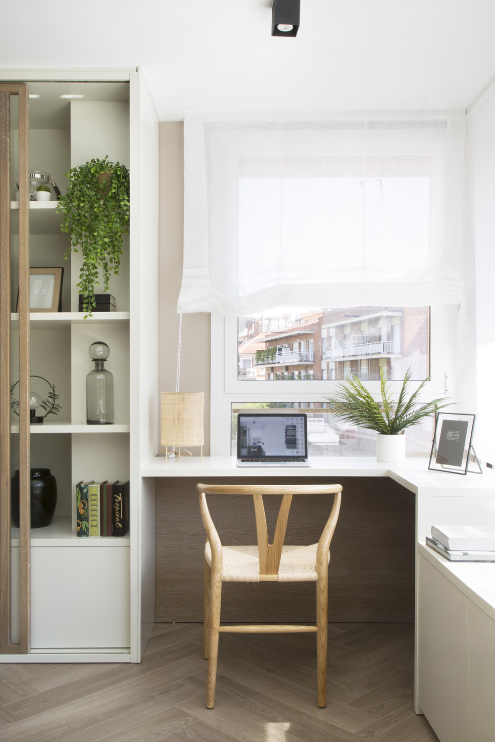 espace bureau dans salon