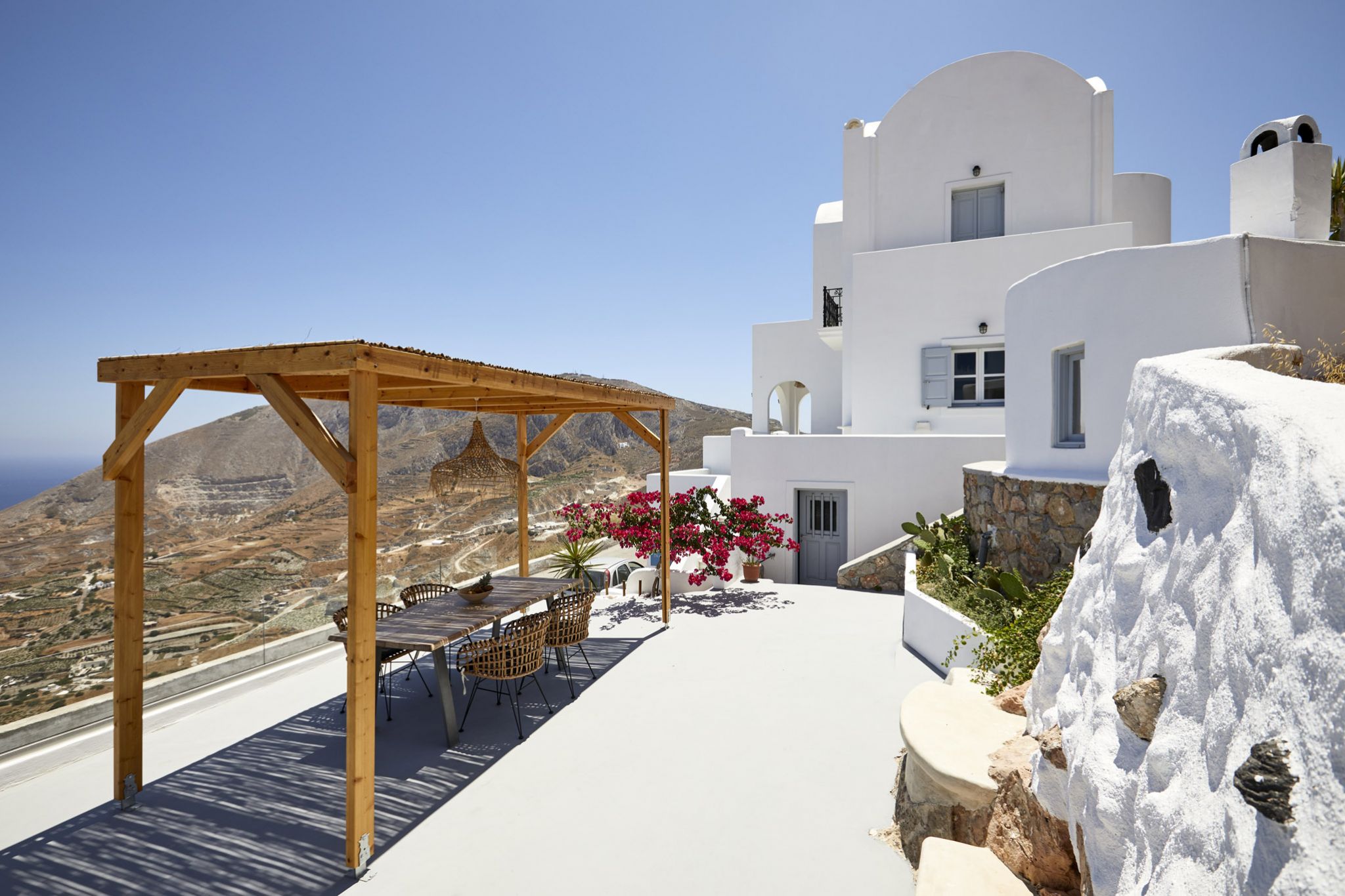 façade maison blanche dans les Cyclades