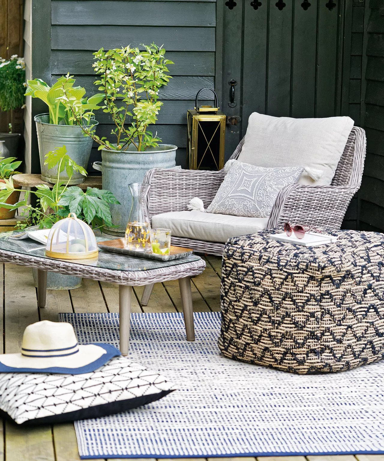 terrasse en bois avec mobilier rotin terrasse en bois avec mobilier rotin