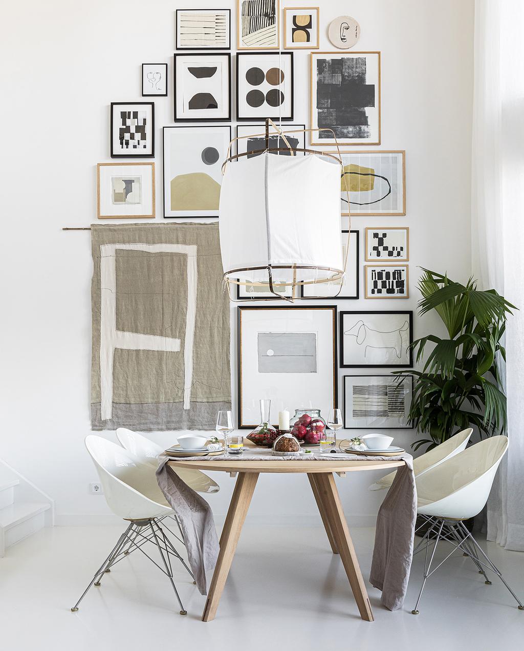 salle à manger décoration design blanche et bois