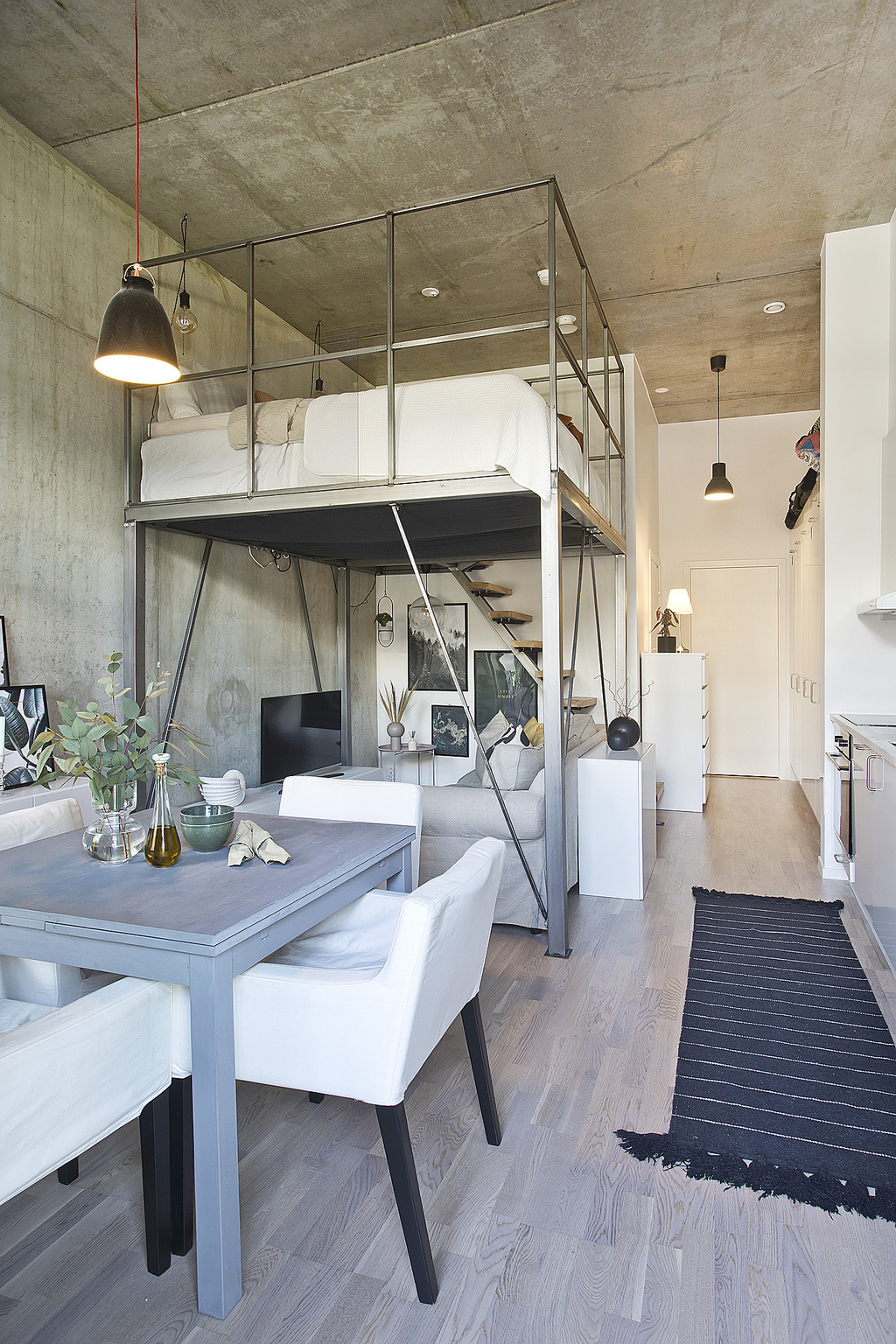studio avec mezzanine décoration design