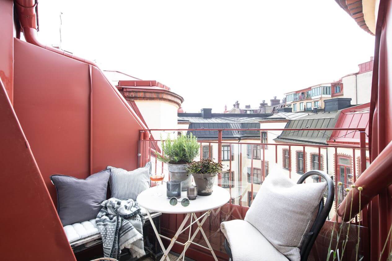 balcon petit appartement mansardé