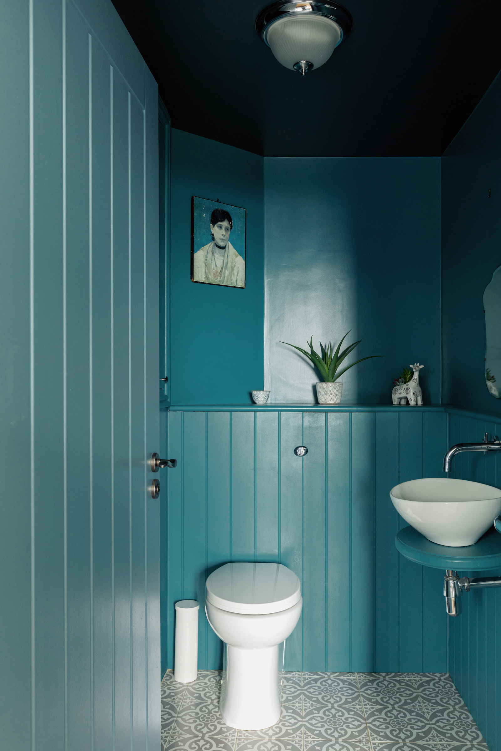 toilettes murs bleus décoration vintage toilettes murs bleus décoration vintage