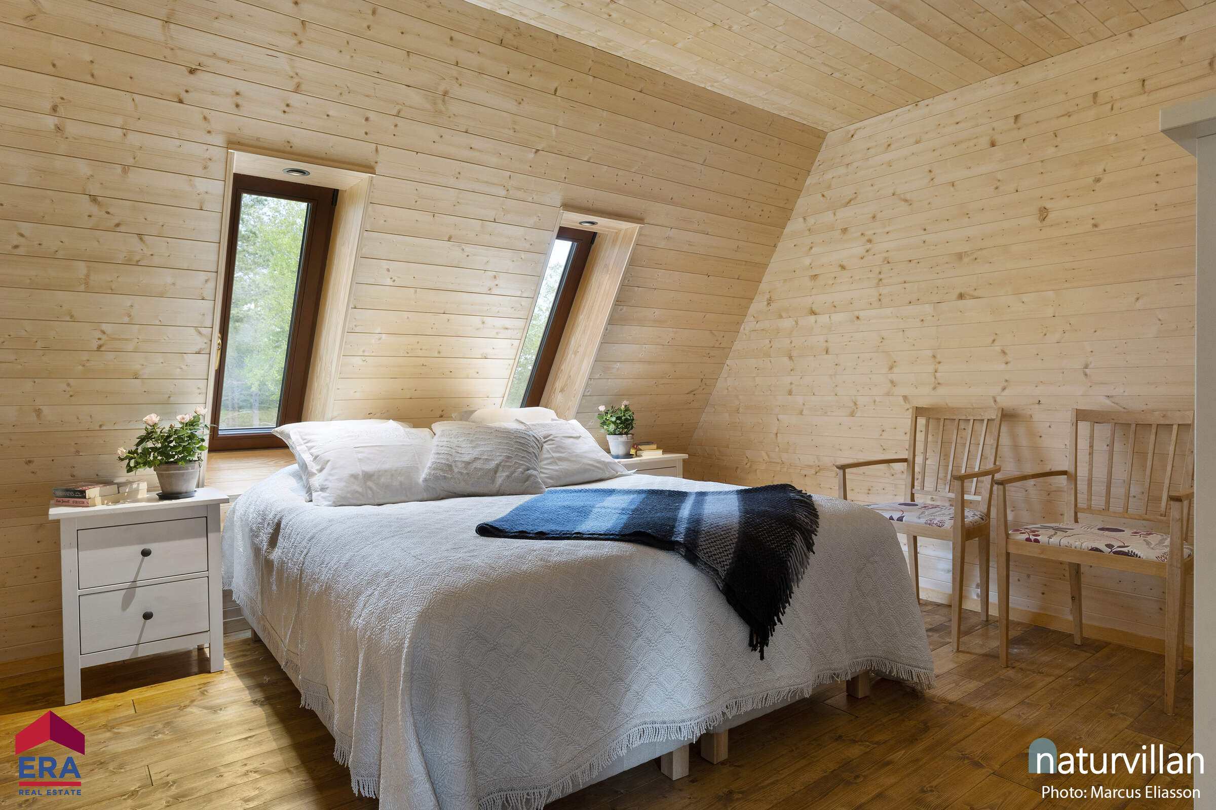 chambre sous combles maison en bois