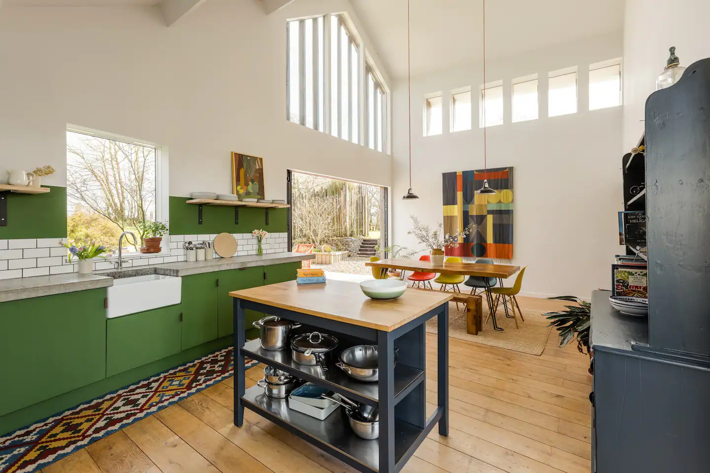 salle à manger et cuisine verter grange rénovée et agrandie