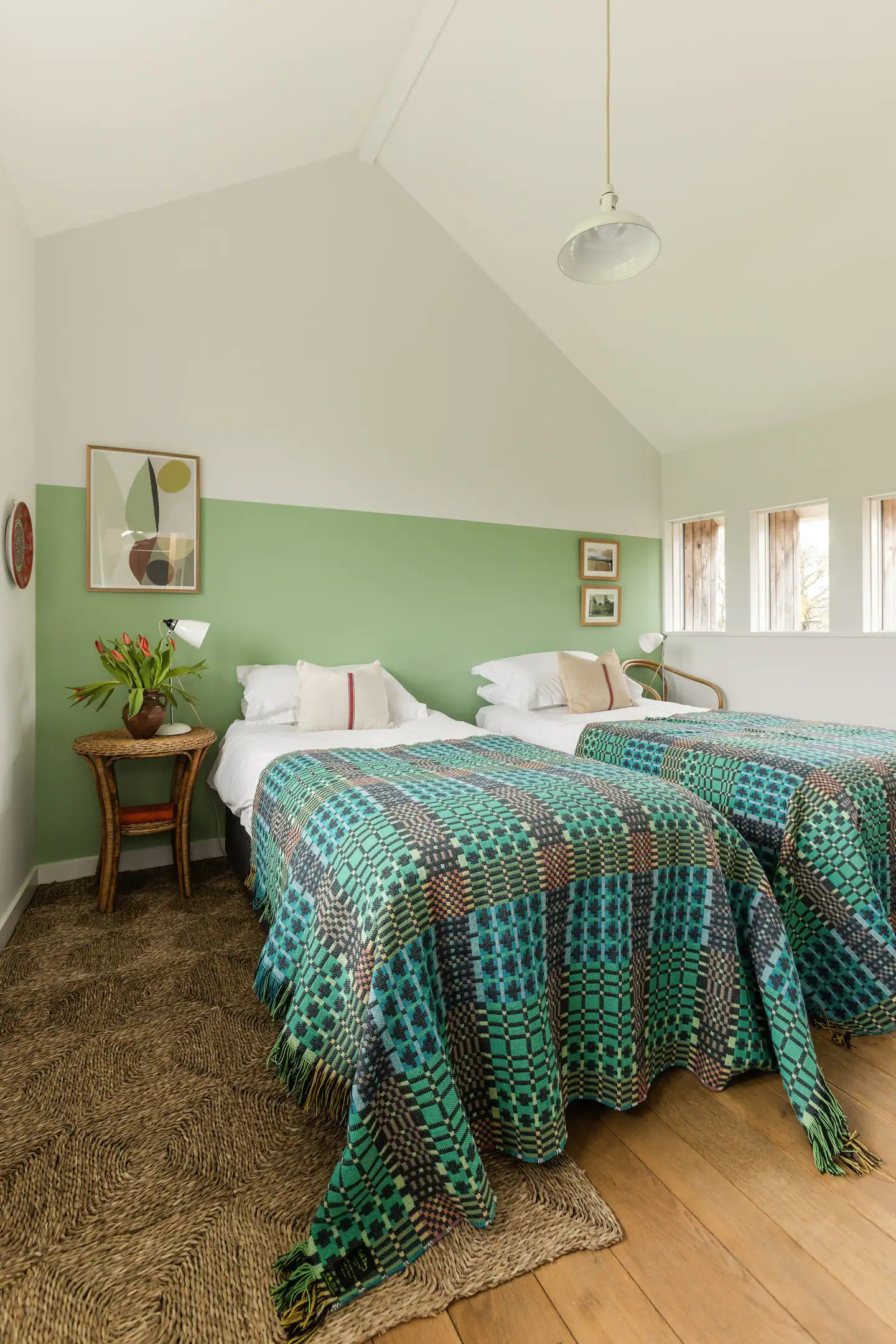 chambre sous combles mur vert
