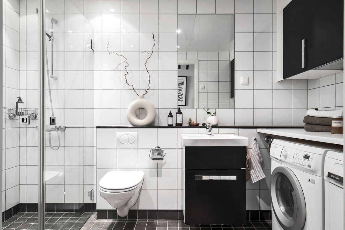 salle de bain carrelage blanc sol gris
