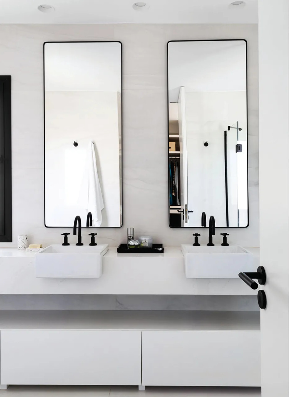 salle de bain blanche et noire décoration contemporaine et minimaliste salle de bain blanche et noire décoration contemporaine et minimaliste