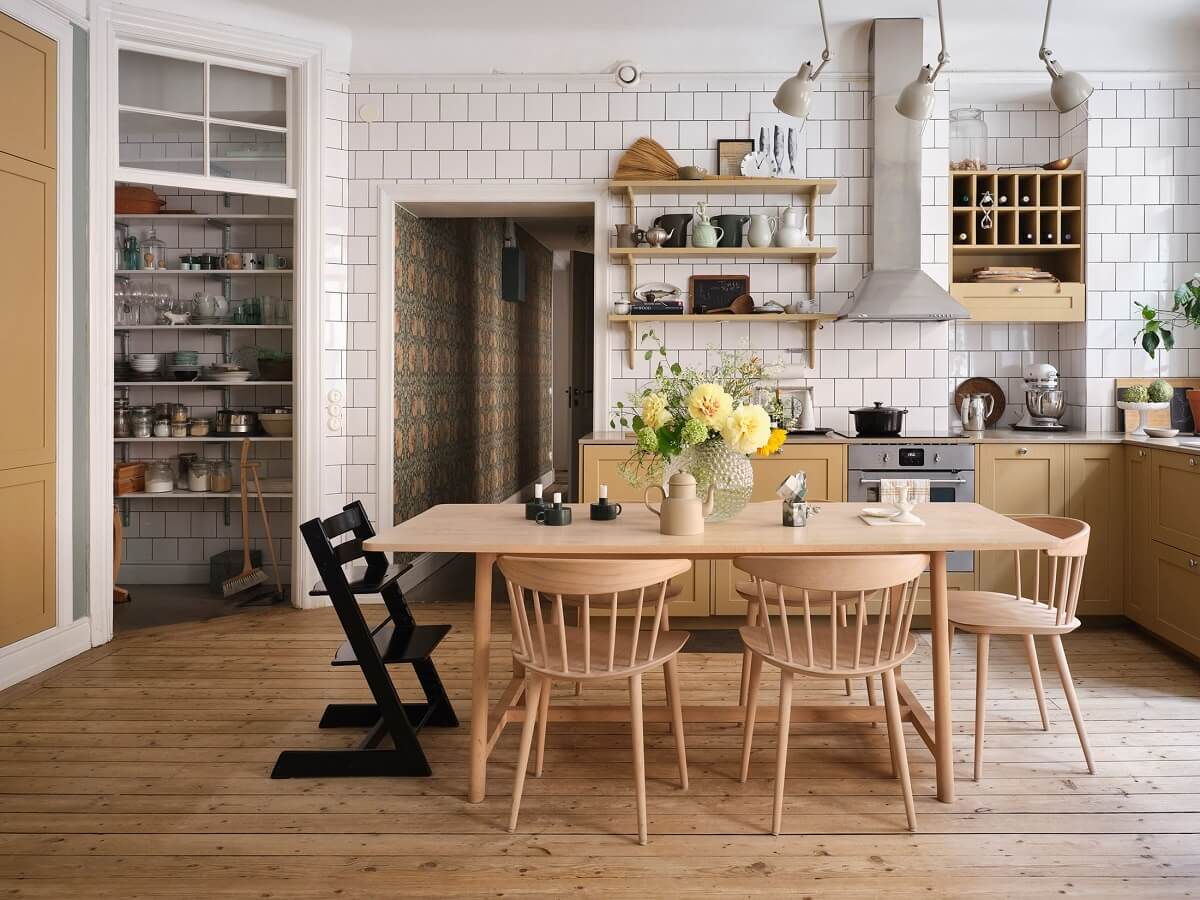 cuisine jaune de style campagnard