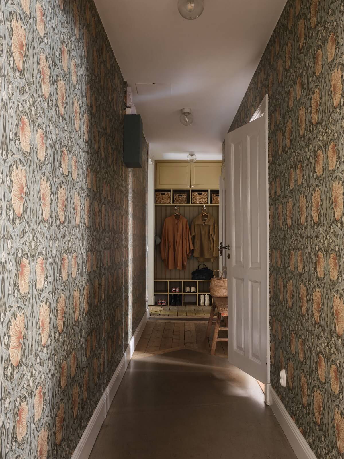 couloir papier-peint william morris