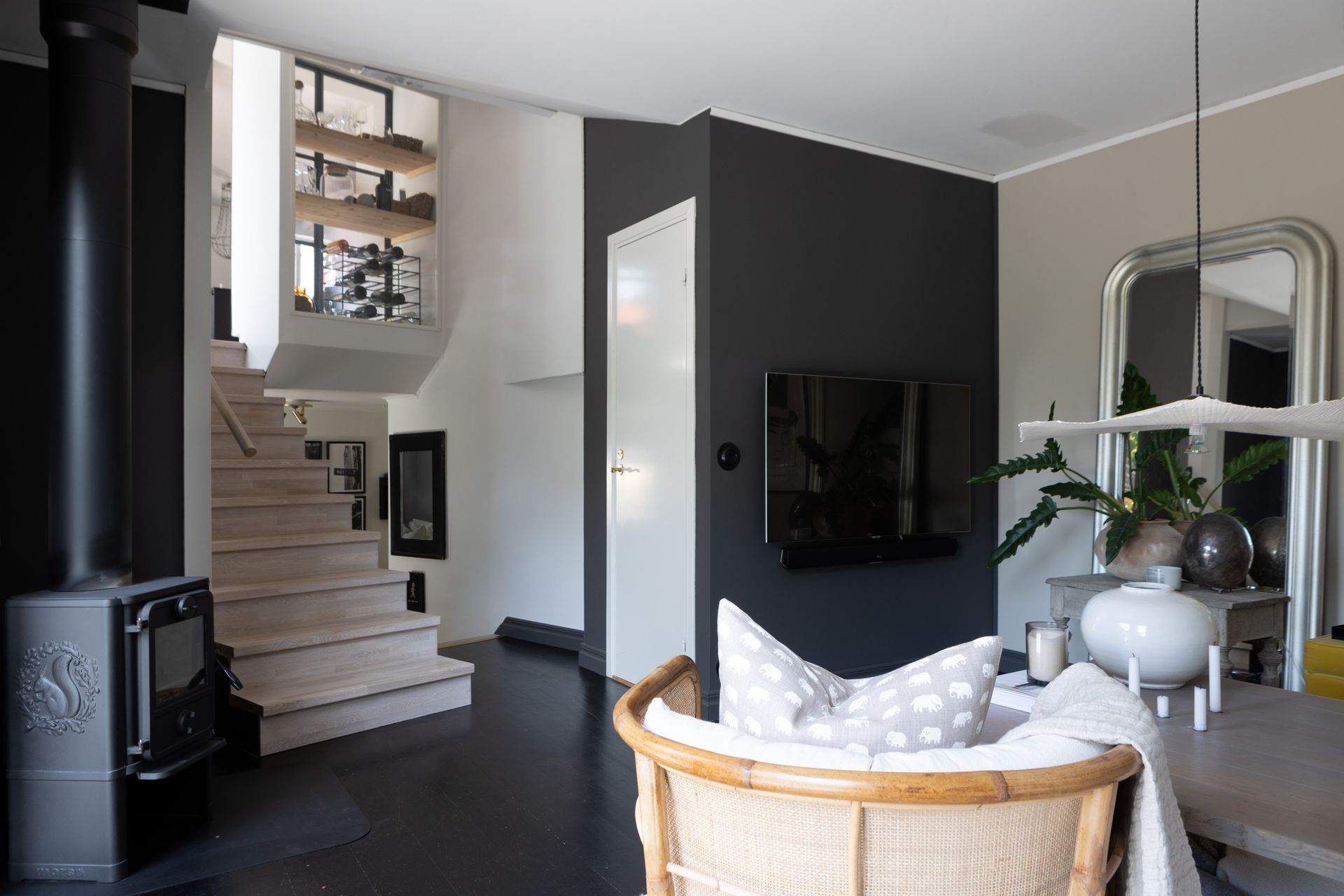 salon avec escalier maison de ville avec terrasse