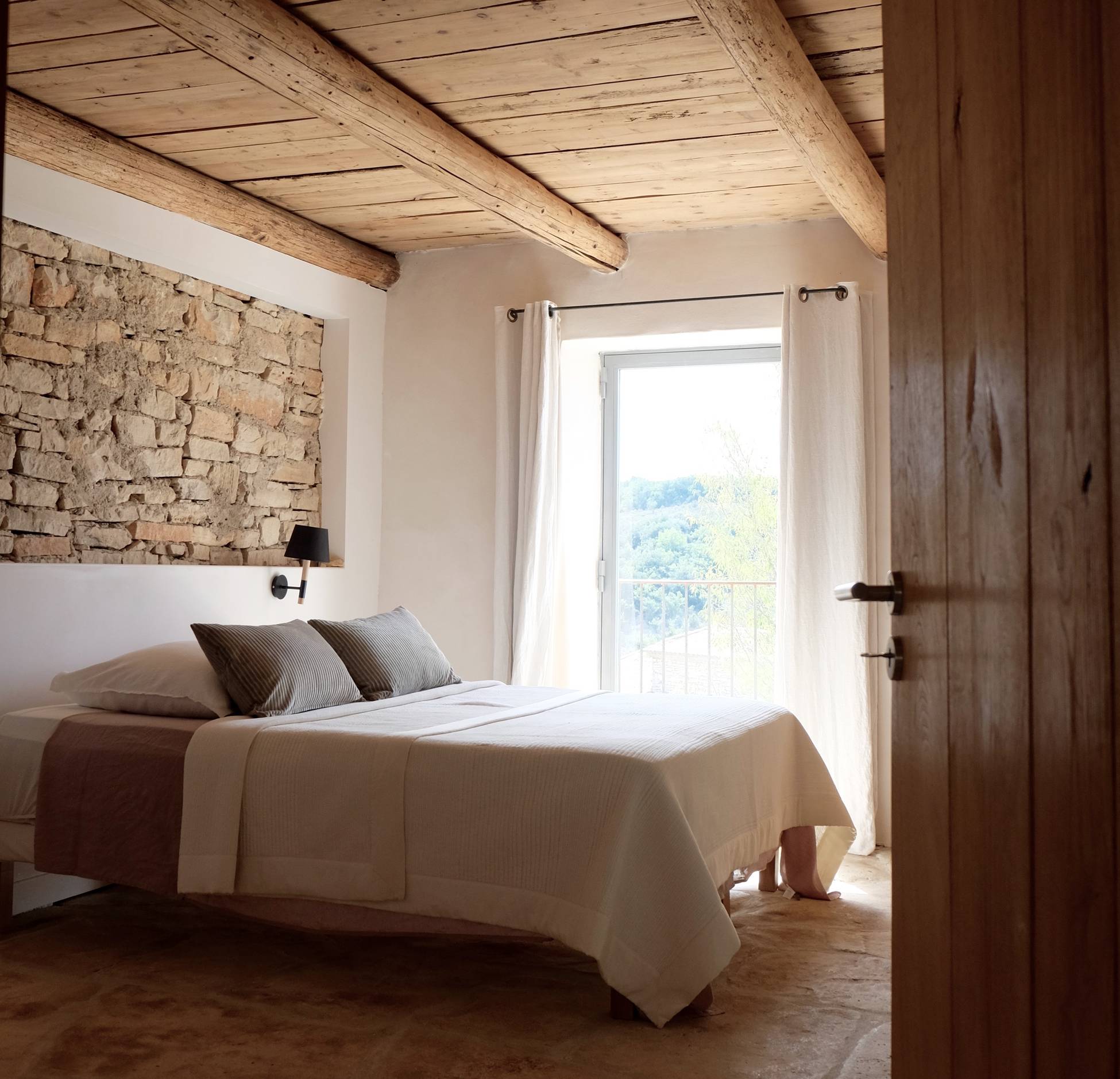 chambre La Maison Papillons maison en pierres rénovée