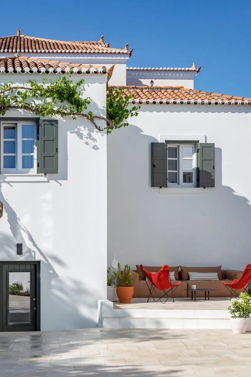 façade et terrasse Yayaki Spetes