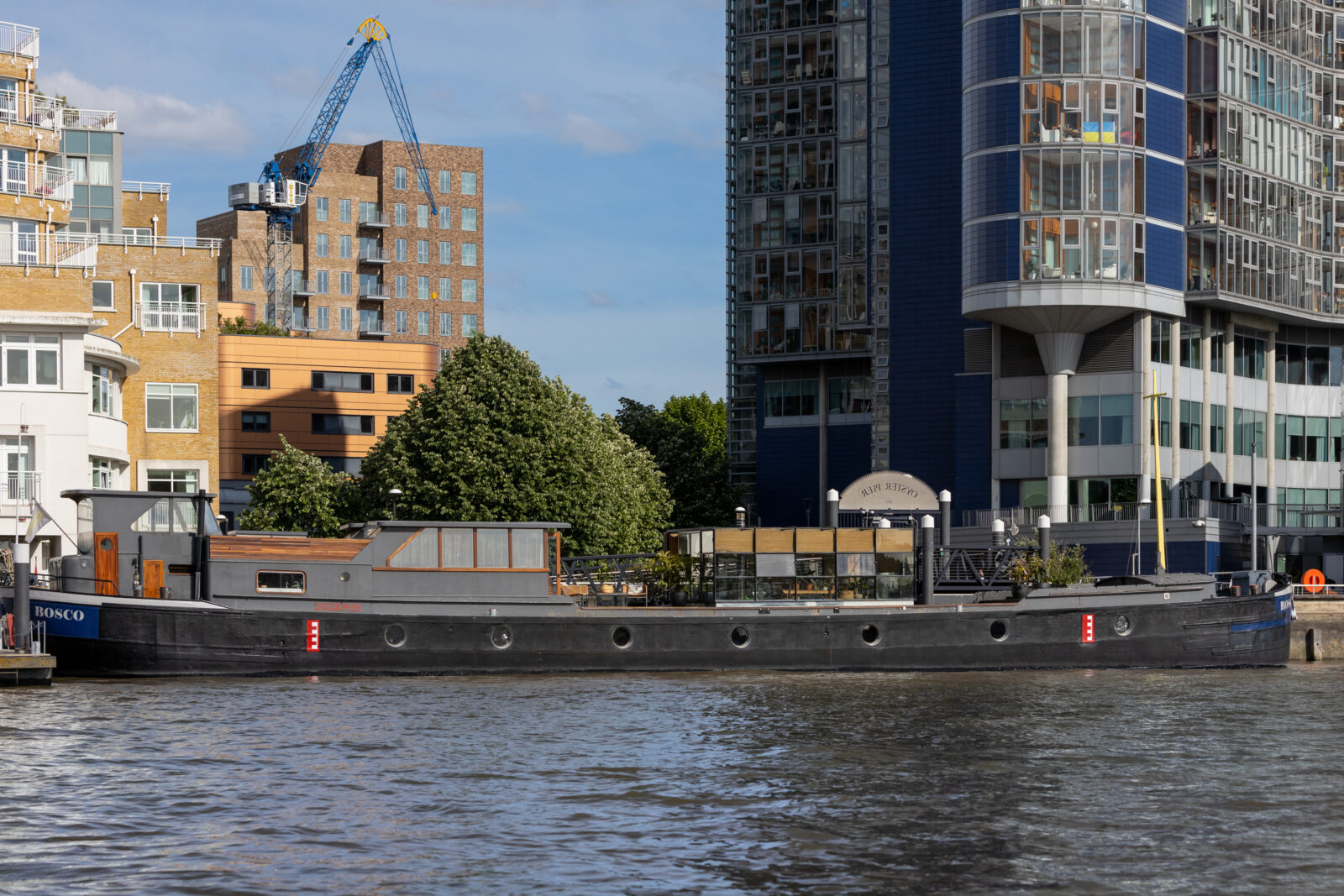ancienne péniche réaménagée à Londres ancienne péniche réaménagée à Londres