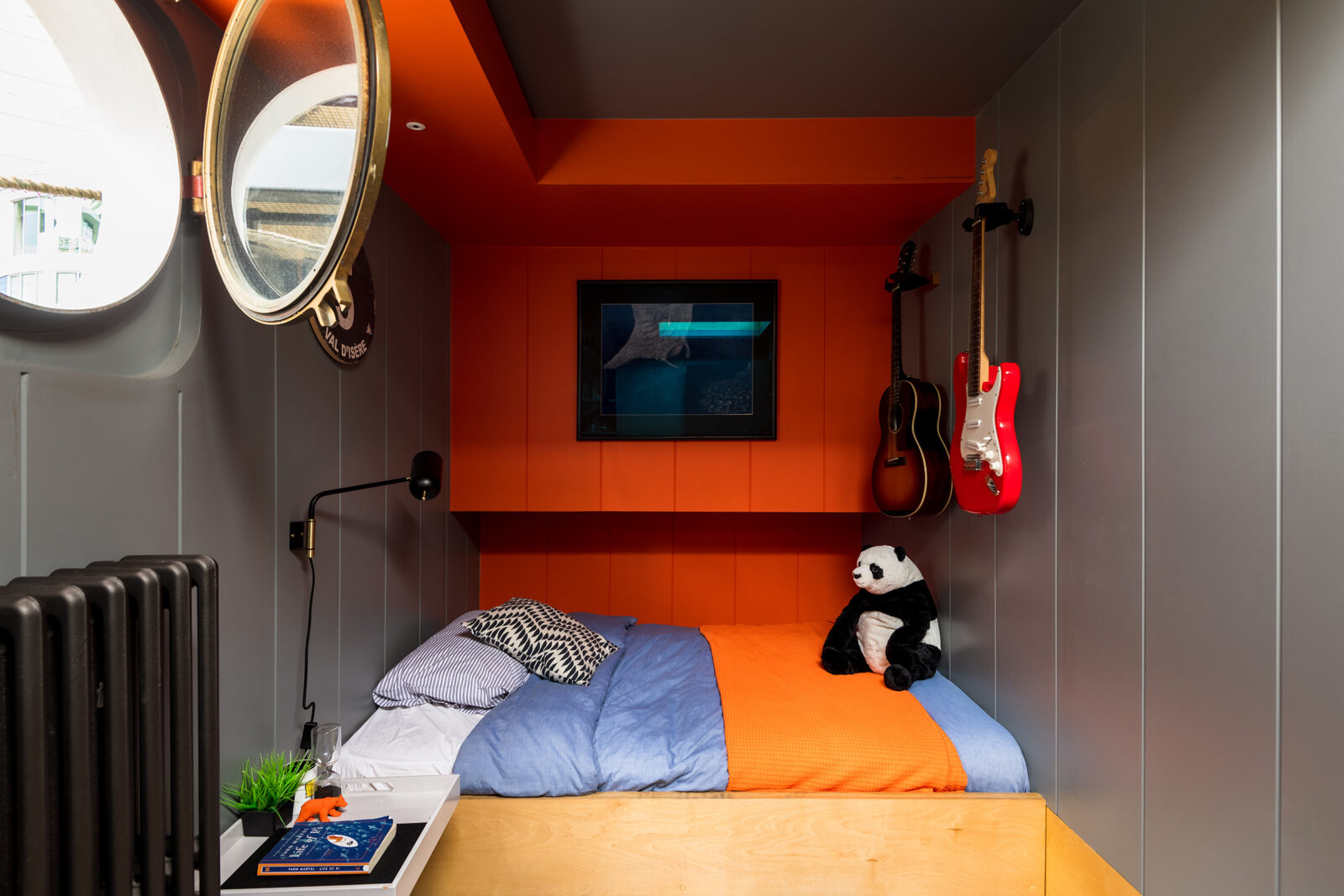 chambre d chambre d'enfant avec hublot décoration design