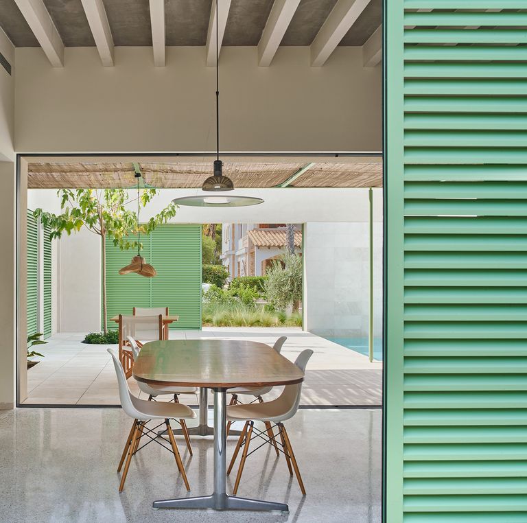 salle à manger poutres en béton