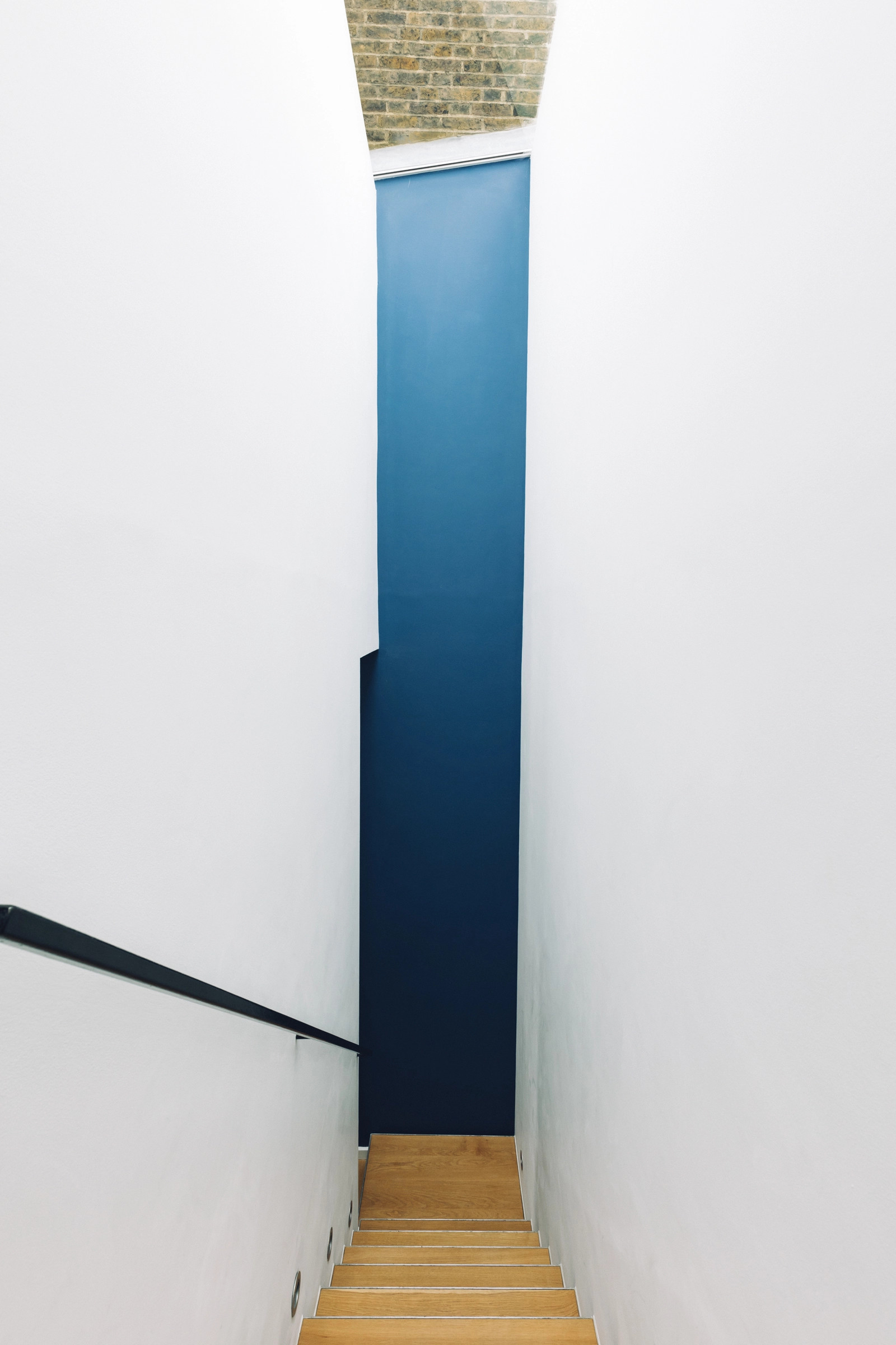 escalier bois mur bleu escalier bois mur bleu