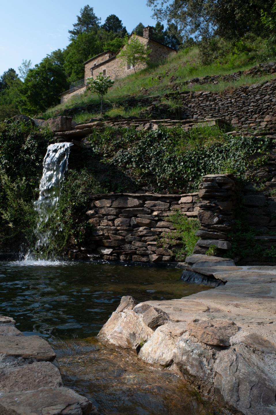 source et plan d'eau Lozère le Mas les Vignes