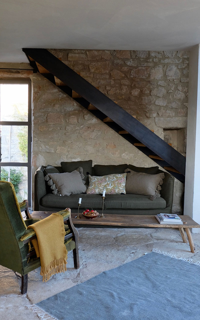 salon La Maison Papillons maison en pierres rénovée